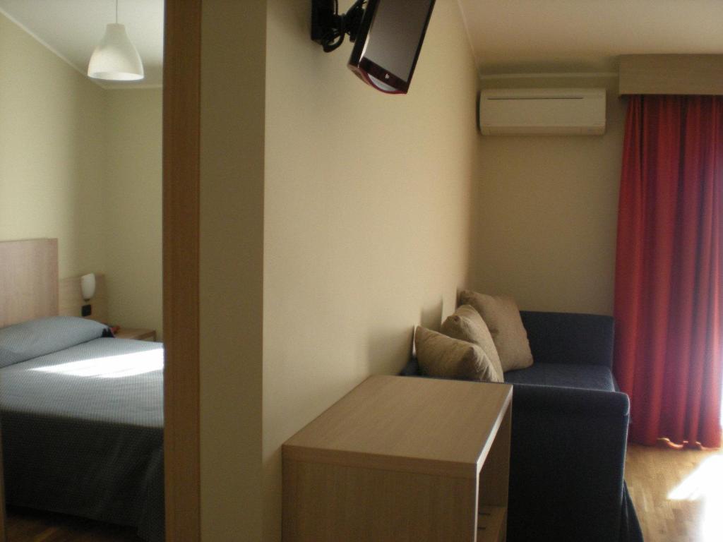 Heraclea 4*